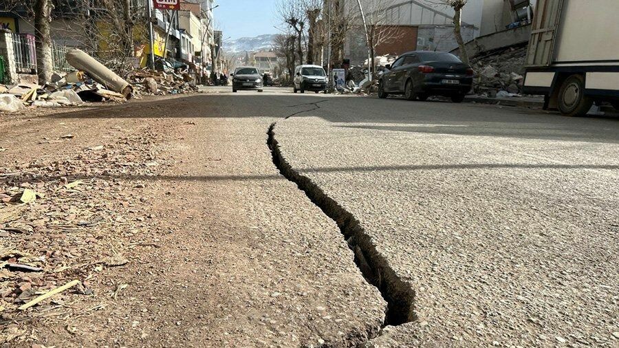 О природе землетрясений: как стихия «играет» Землей, не беспокоя мозги ученых