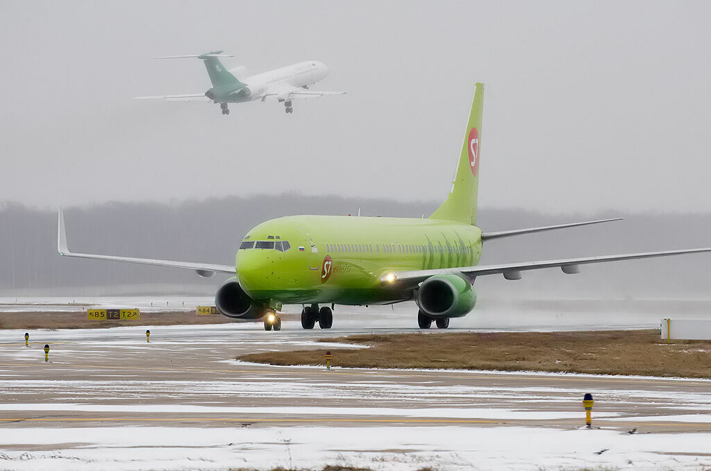 Уголовное дело возбудили после экстренной посадки обледеневшего самолета в Иркутске