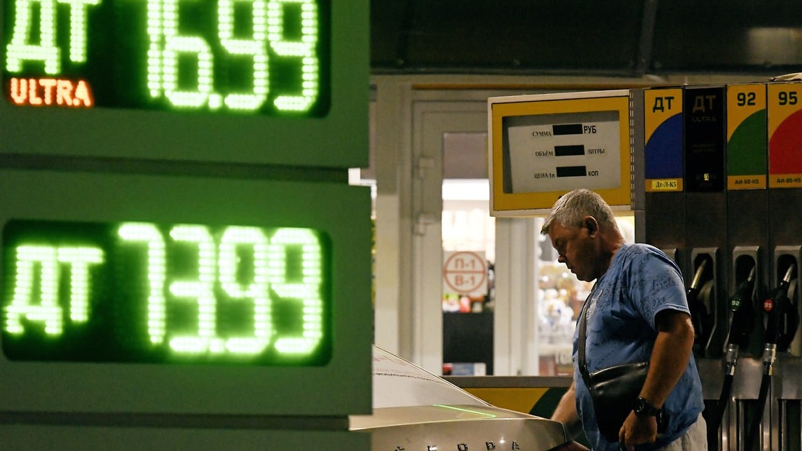 ФАС предупредила нефтяников не задирать цены на АЗС