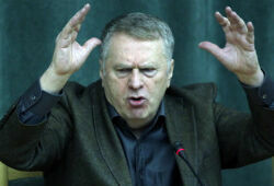 Пономарев просит лишить Жириновского депутатской неприкосновенности