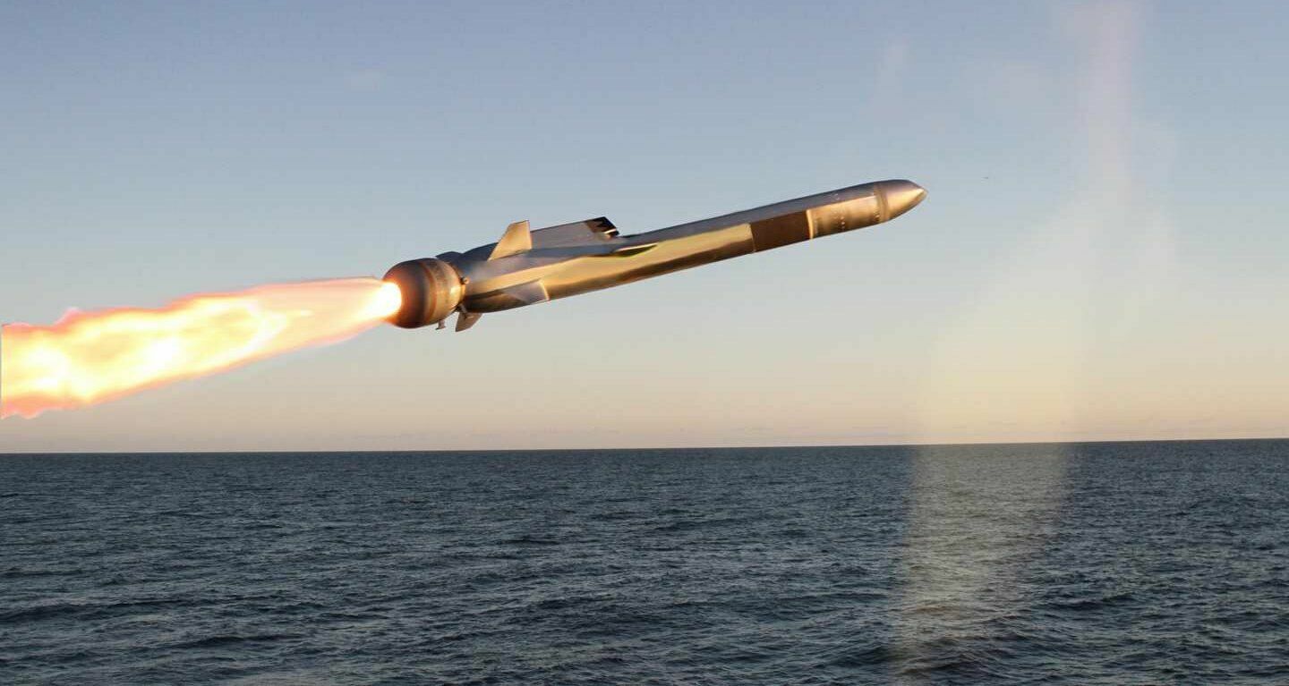 Российские военные тестируют ракету, способную вылетать из-за угла