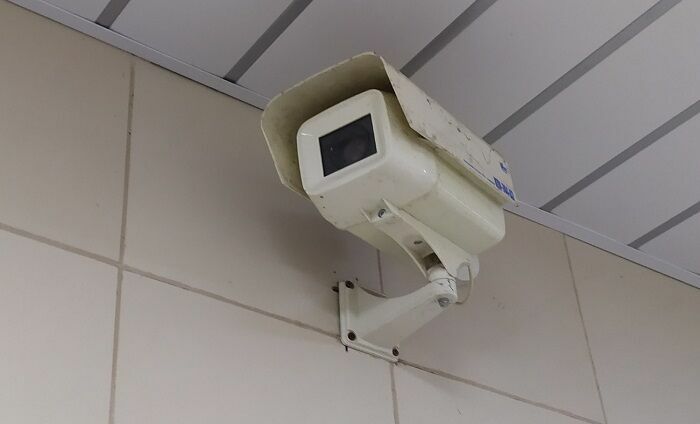 Камера в школьном туалете Владикавказа вызвала скандальное расследование