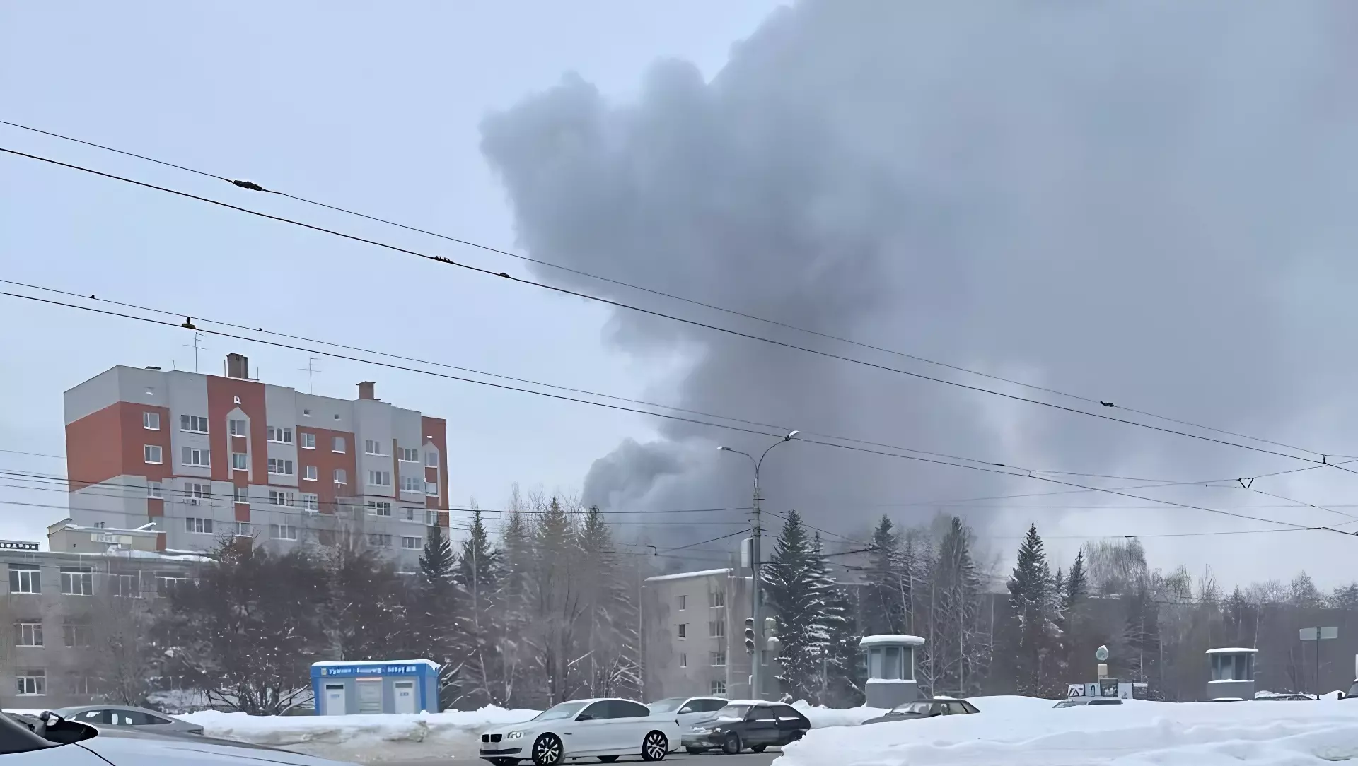 В Казани сильно горит больница №18 на улице Мавлютова.