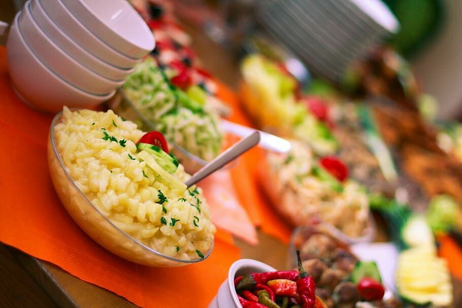 Родители жалуются сахалинскому губернатору на уменьшение порций еды в детских садах