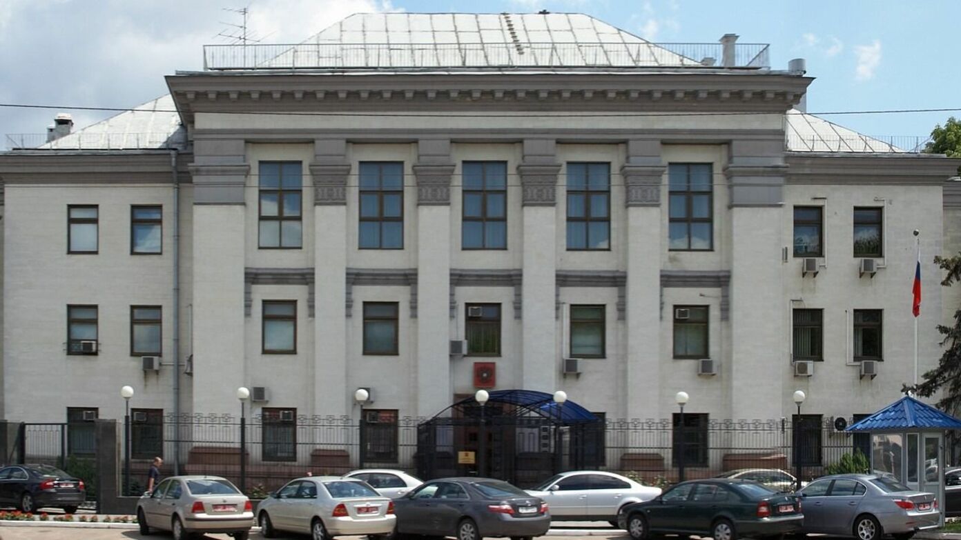 Горсовет Киева расторгнет договор об аренде земли с российским посольством