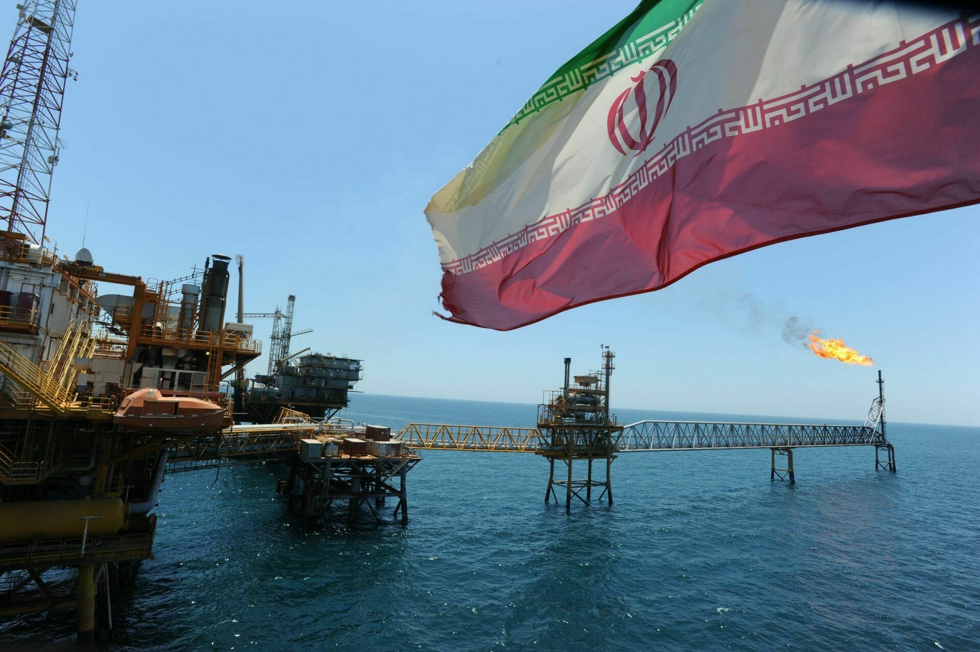 В проект бюджета Ирана заложили цену на нефть около $60