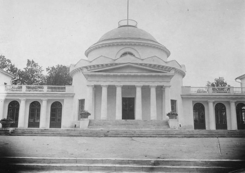 Так выглядел особняк усадьбы Суханово  в середине 20-го века.