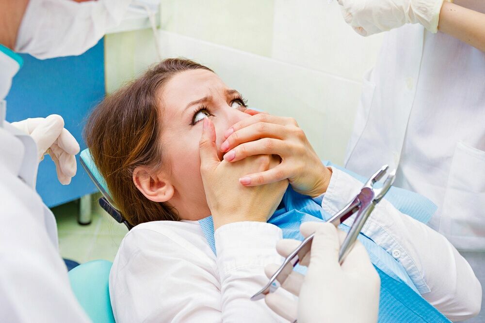 Возбуждено дело против стоматолога, удалившей 22 здоровых зуба ради наживы