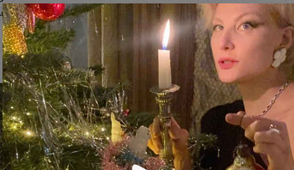Рената Литвинова показала образ, в котором будет встречать Новый год