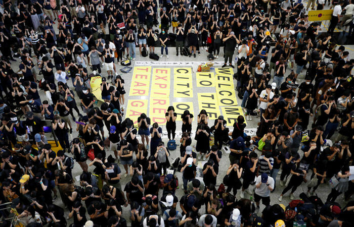 В Гонконге из-за протестов вновь не работает аэропорт
