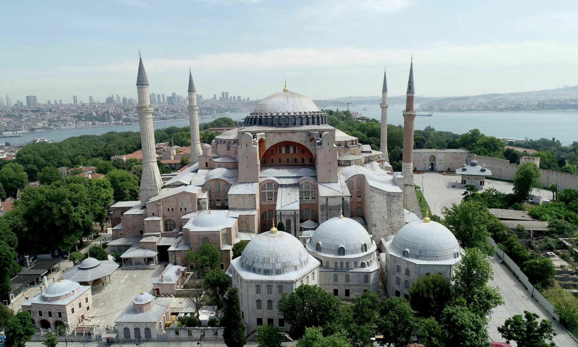 Игры Эрдогана: уже послезавтра Айя-София может снова стать мечетью