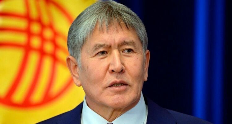 Атамбаев анонсировал вывод российской военной базы из Киргизии