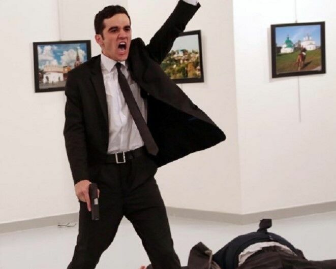 Россия осудила победу на WPP фото с убийцей посла Карлова