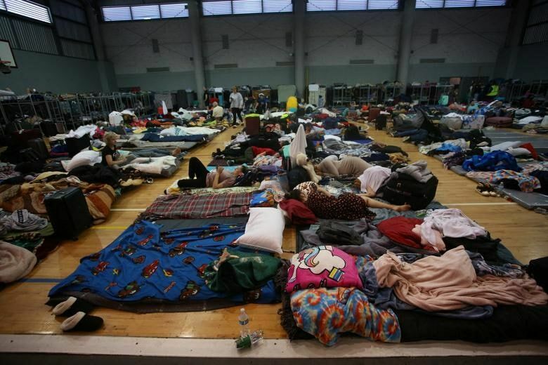 «Я вынуждена их выселять!» Во Франции не знают, что делать с украинскими беженцами