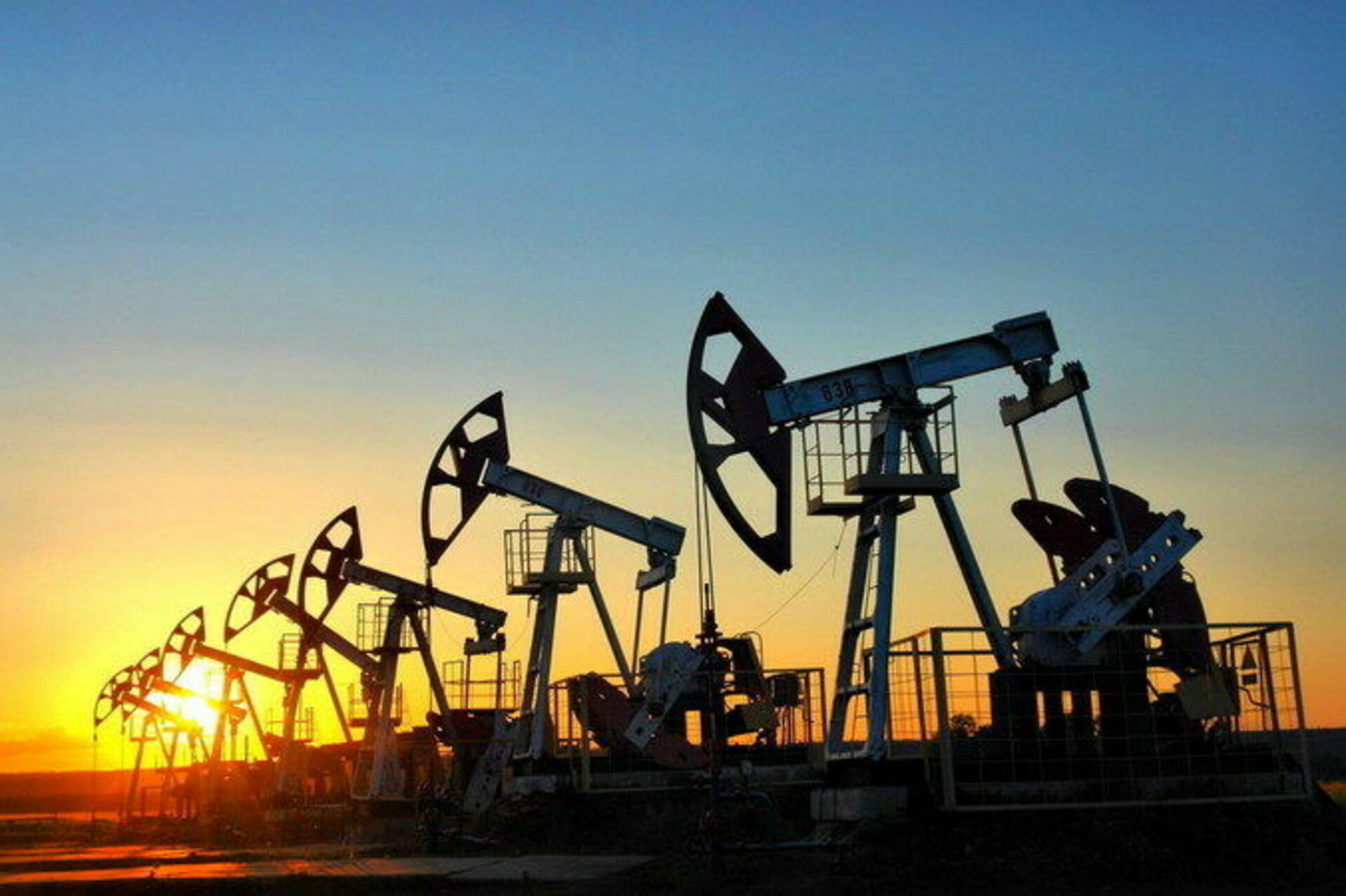 Промышленная добыча нефти