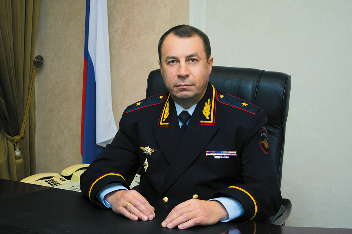 Главу ставропольского МВД уволили после задержания начальника ГИБДД за взятки