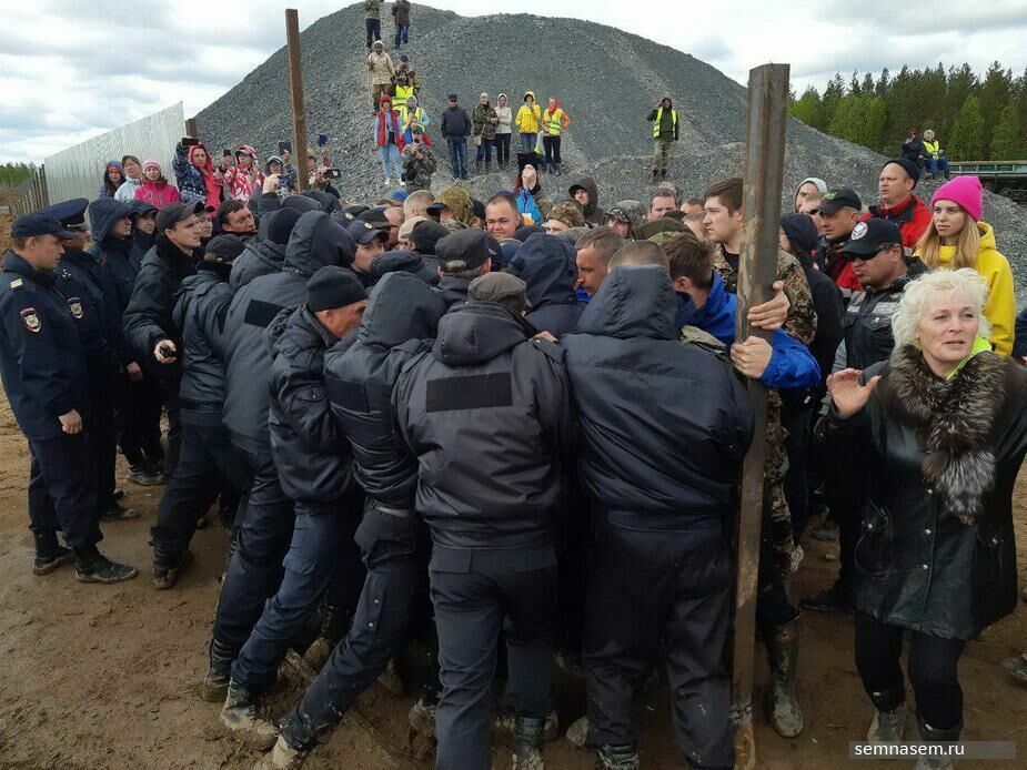 В Архангельской области задержали протестующих против свалки в Шиесе