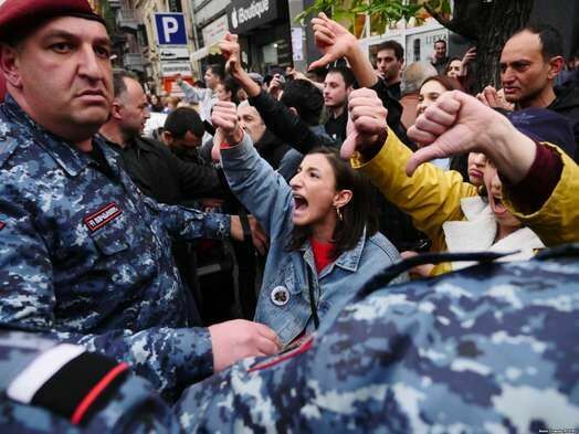 В Кремле удовлетворены сменой власти в Армении