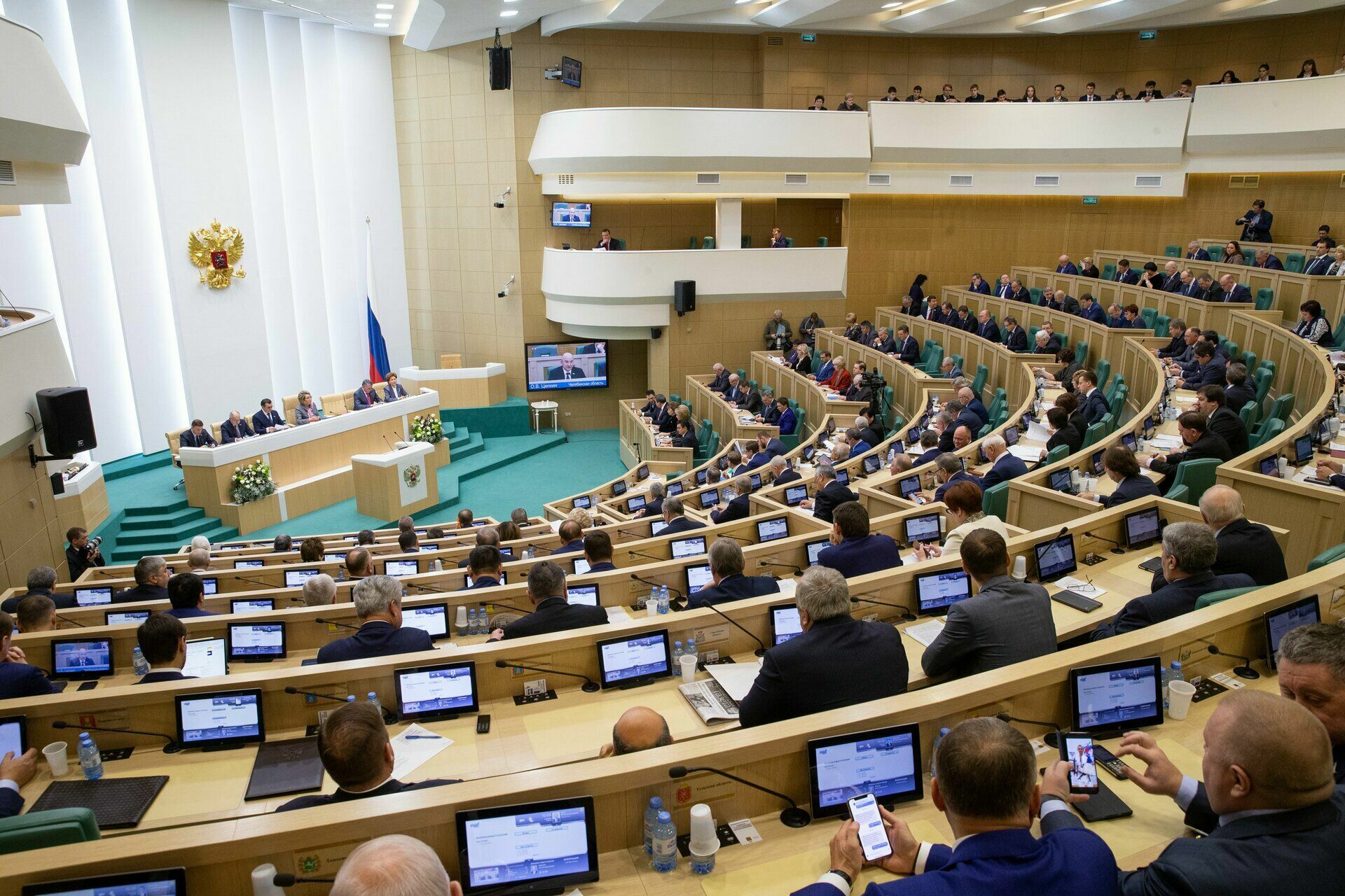 Совет Федерации одобрил закон о гражданах-иноагентах