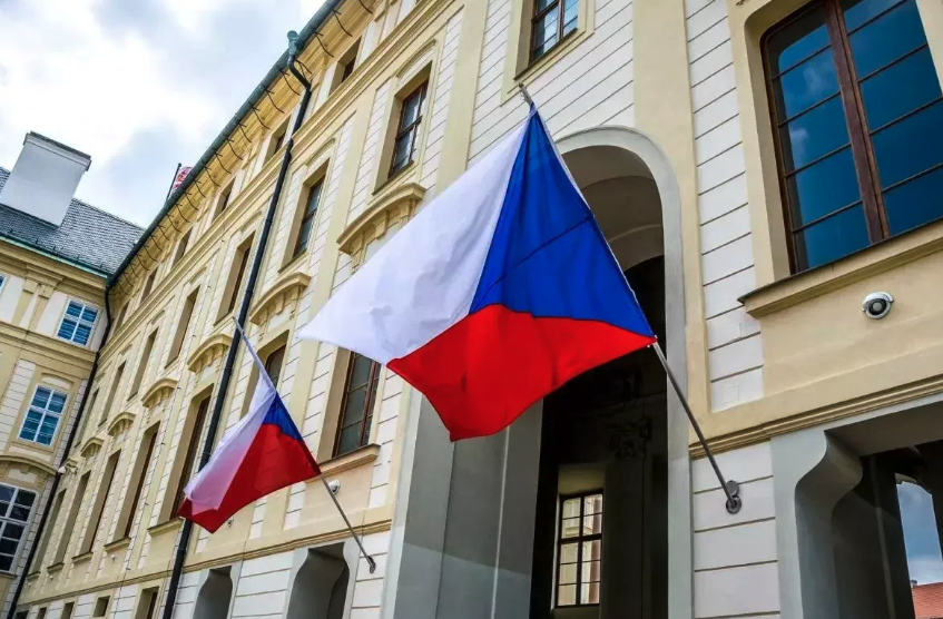 Чехия поддержала запрет на выдачу россиянам шенгенских виз