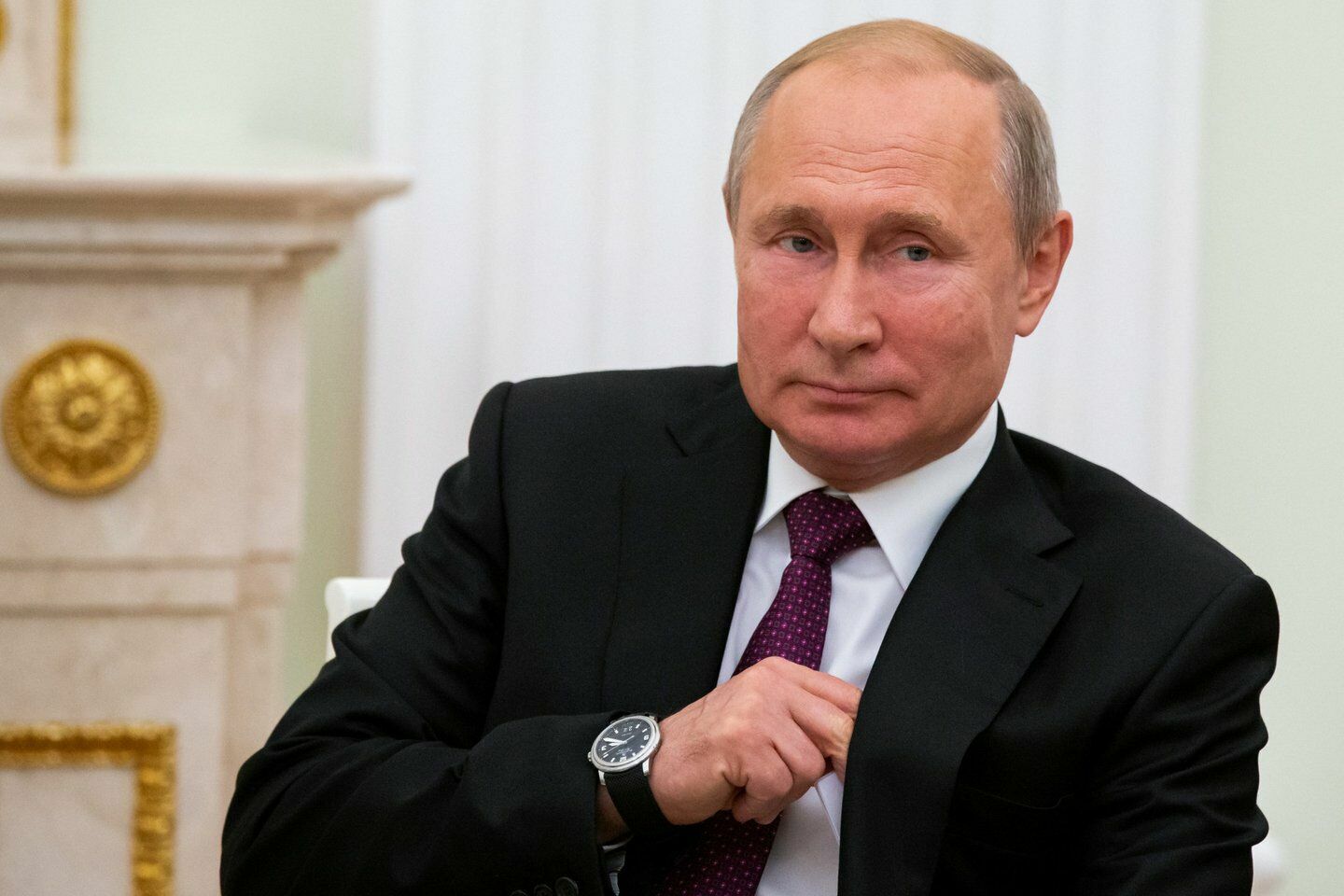 Владимир Путин призвал выплатить пенсионерам по 10 тысяч рублей