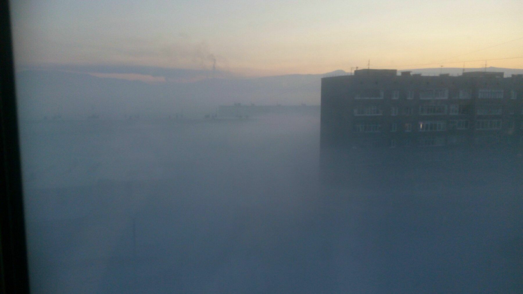 С праздничком диоксида серы! На Мончегорск опустился ядовитый туман