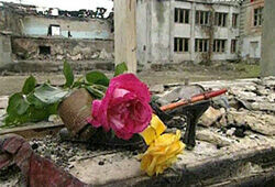 Первый звонок в школе Беслана №1 возвестил о дне памяти жертв трагедии (ВИДЕО)