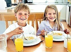 Шведские рестораторы кормят детей бесплатно