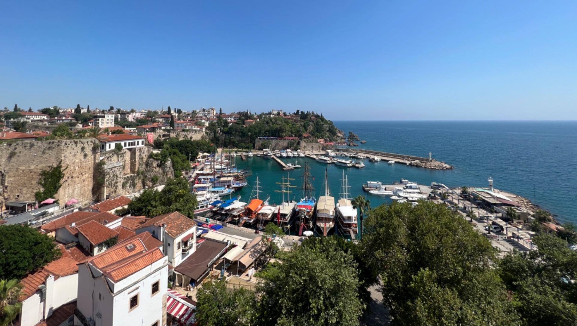 Личный опыт: как принимают россиян этим летом на курортах Турции