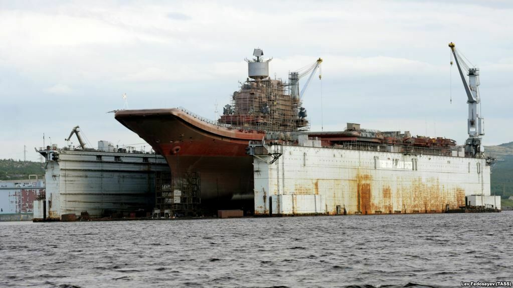 Трещина размером с бассейн: почему затонул плавучий док ПД-50 в Мурманске
