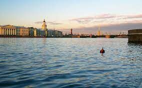 В Санкт-Петербурге перекрыли дамбу из-за угрозы наводнения
