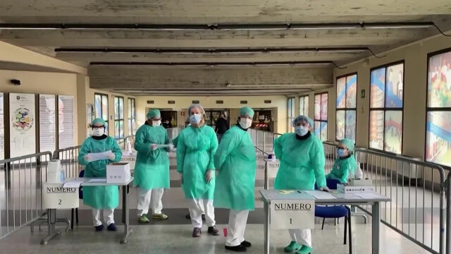 Высокую смертность от коронавируса в Италии объяснили изъянами в тестировании