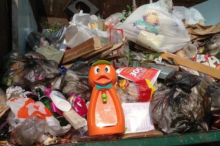 С 2017 года россиян обяжут отдельно платить за вывоз мусора