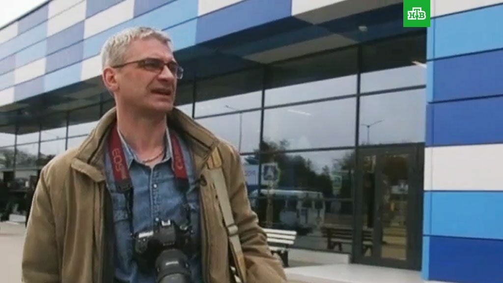 В Украине задержали корреспондента НТВ, разрезавшего «Киевский торт»