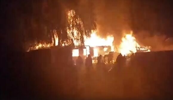 Под Пензой неизвестные подожгли дом в цыганском поселке