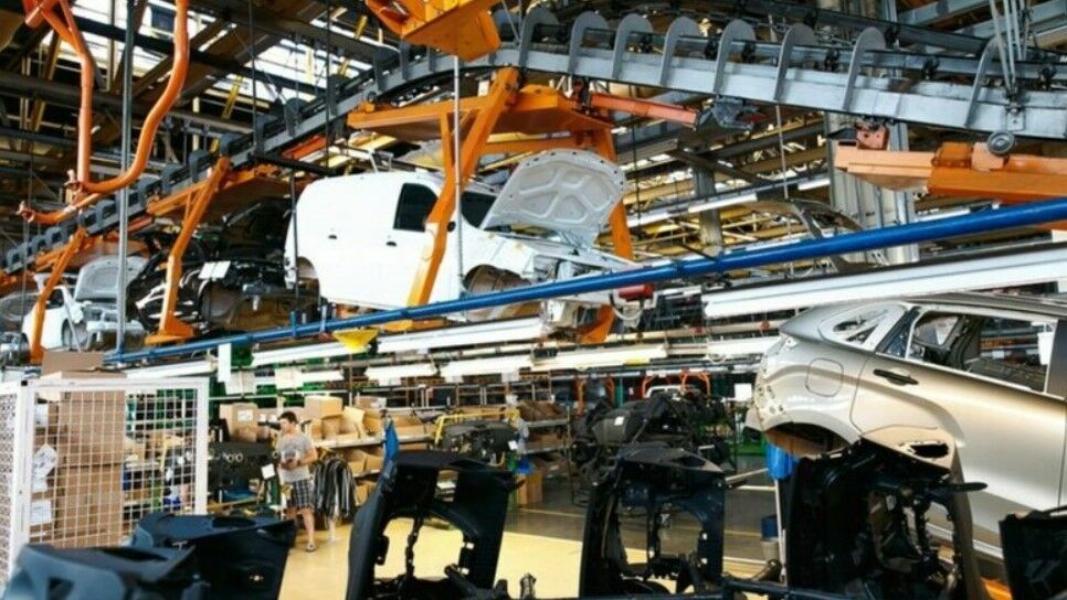 «АвтоВАЗ» разрабатывает спецверсии LADA с меньшей долей импортных комплектующих