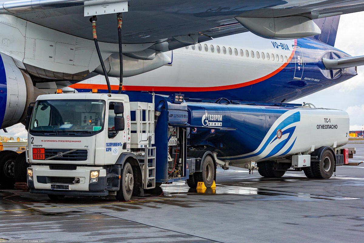 Топливо в российских аэропортах с начала года подорожало на 18%