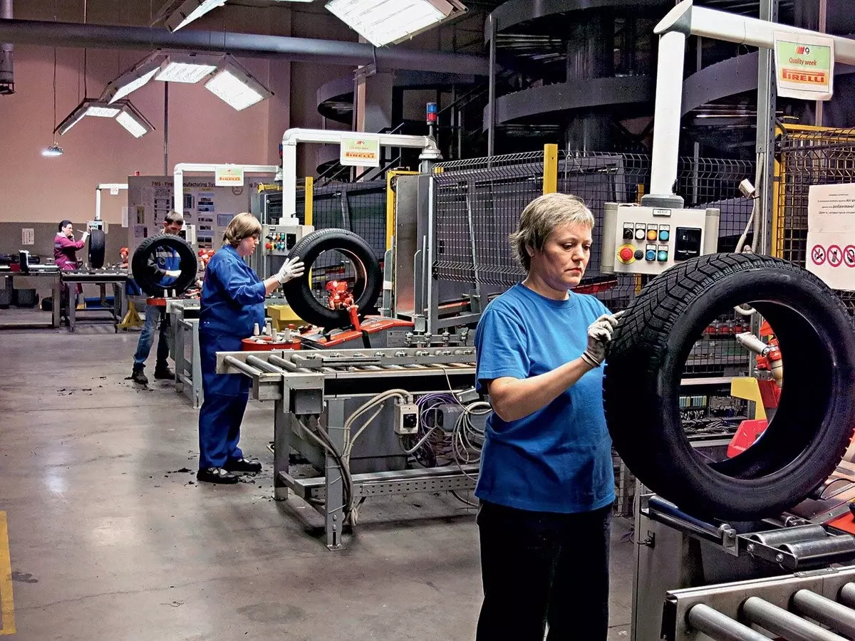 Итальянская Pirelli - единственная западная компания, которая не свернула производство шин в России 