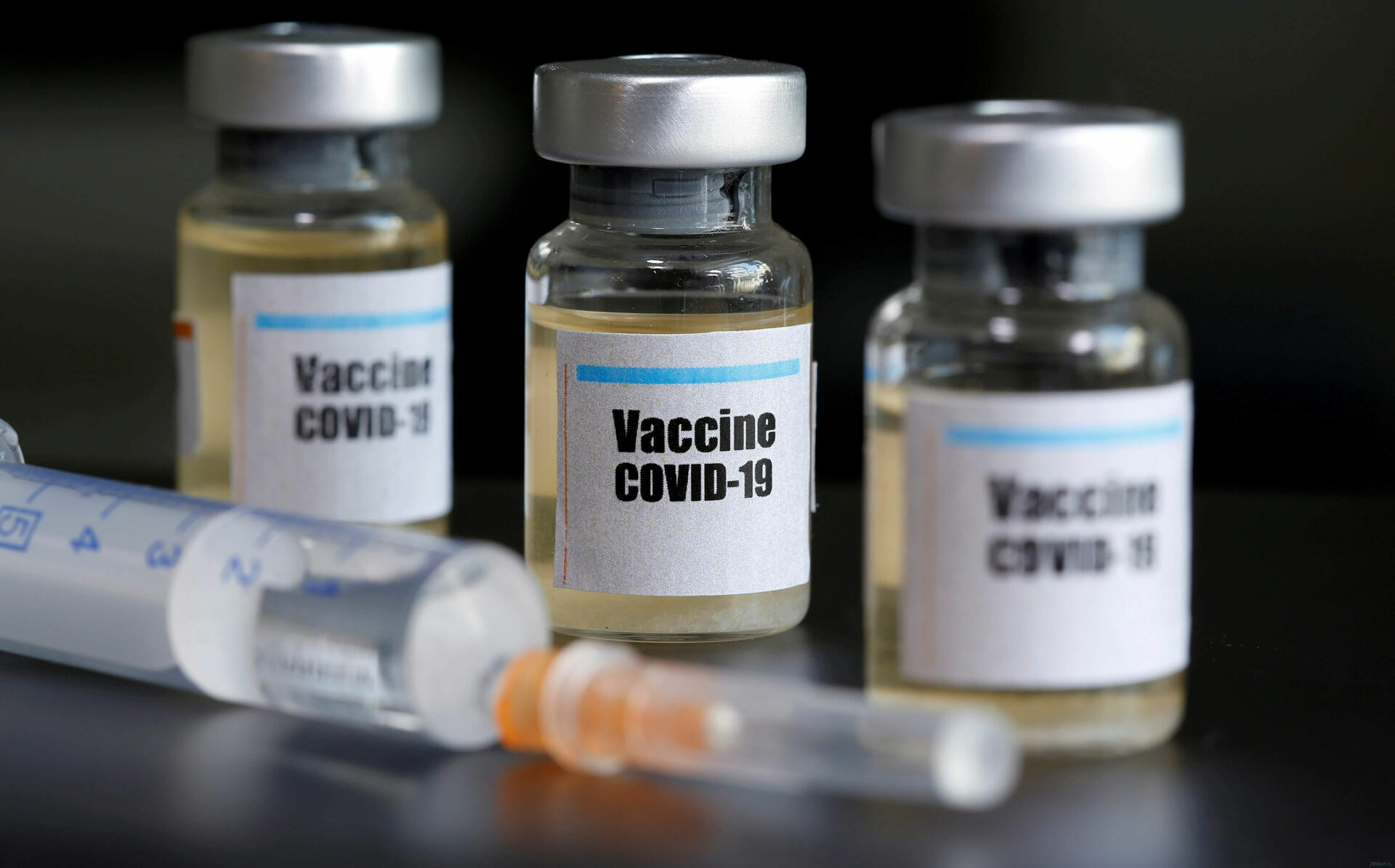 В США одобрили использование вакцины Pfizer