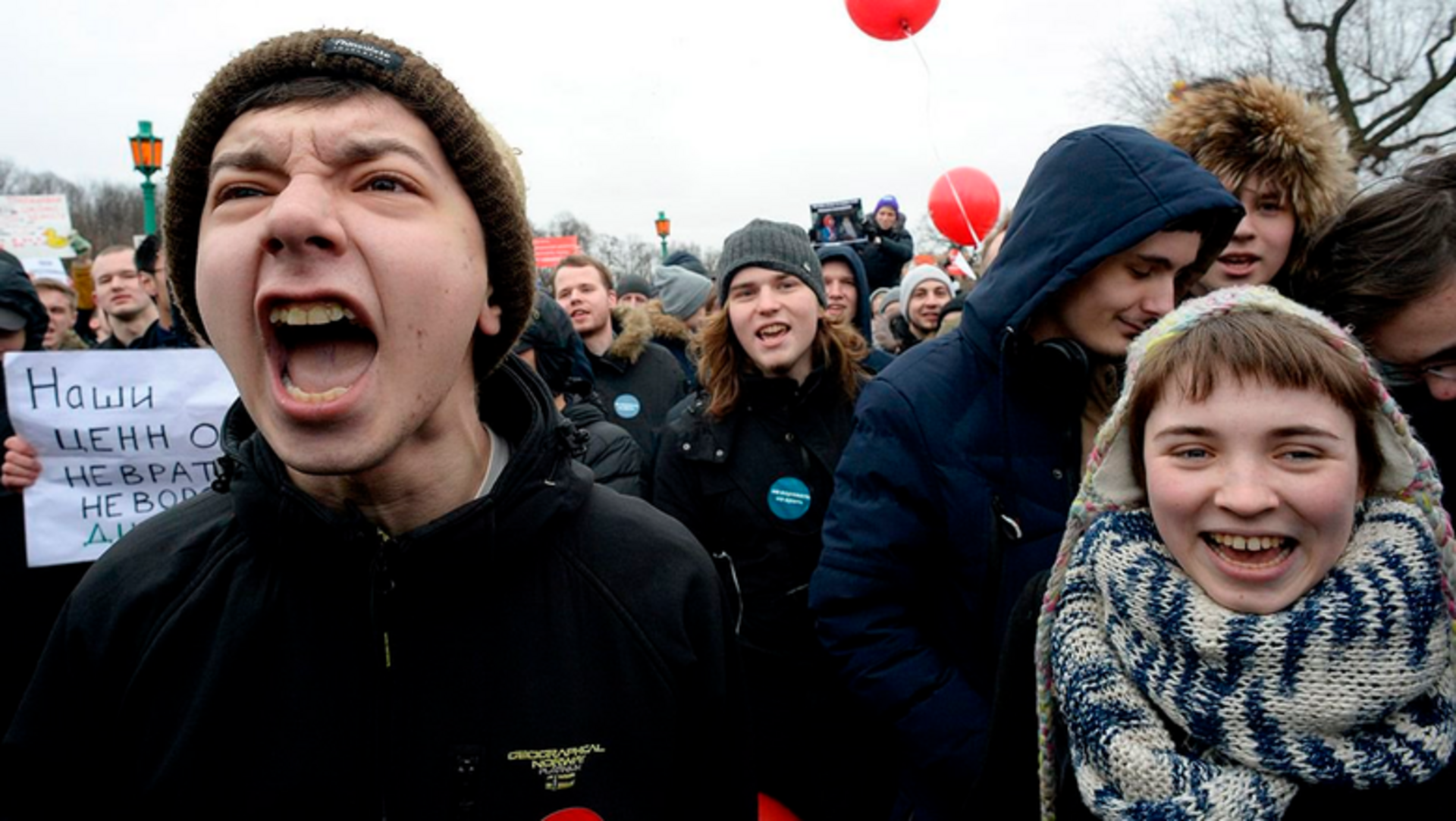 Школьники на митинге Навального. Молодежь на митинге. Дети на митинге Навального. Подростки на митинге Навального. Митинг подростков