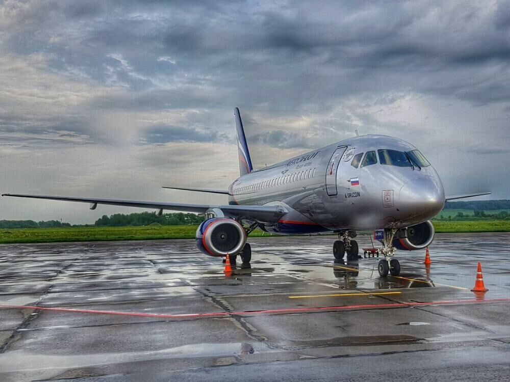 Пассажирский Superjet совершил аварийную посадку в аэропорту «Шереметьево»