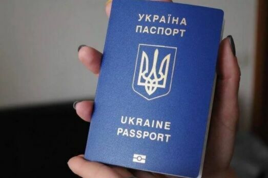 Порошенко предложил лишить гражданства Украины жителей Крыма