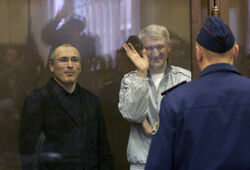 Прокуратура считает Ходорковского виновным, но просит о смягчении наказания (БЛОГИ)