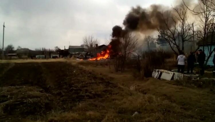 Су-25 загорелся в воздухе и стал неуправляемым - очевидцы катастрофы