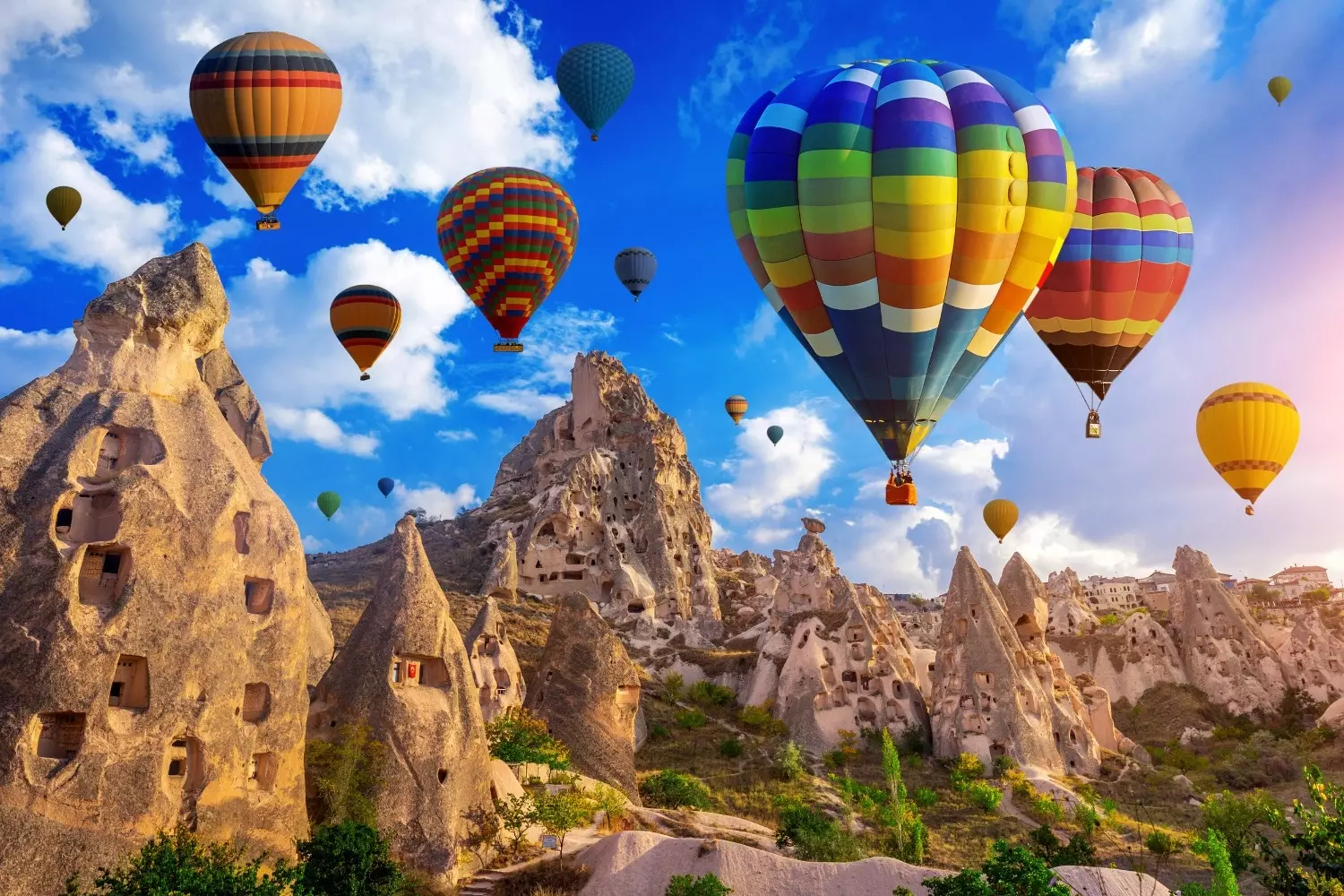 Каппадокия привлекает необычными пейзажами и полётами на воздушных шарах