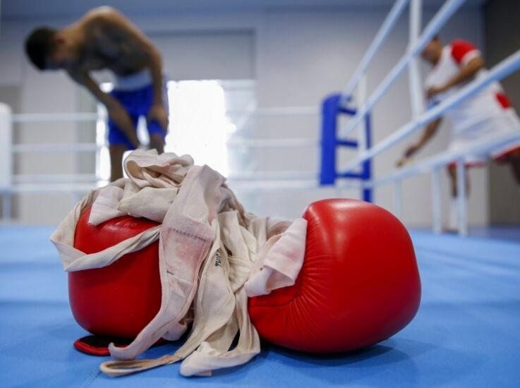 Боксер-профессионал опозорился в олимпийском турнире