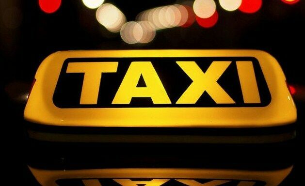 Тарифы на "шашки": как изменятся цены на такси после слияния "Яндекс" и Uber