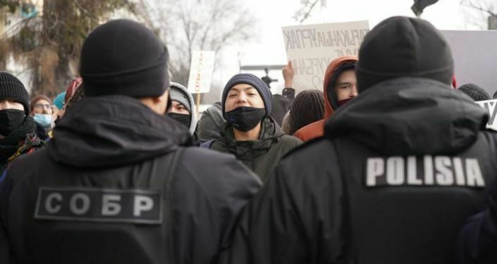 В Казахстане задержали десятки протестующих против парламентских выборов