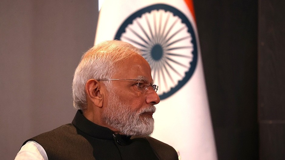 Индийский премьер провел урок йоги перед зданием ООН