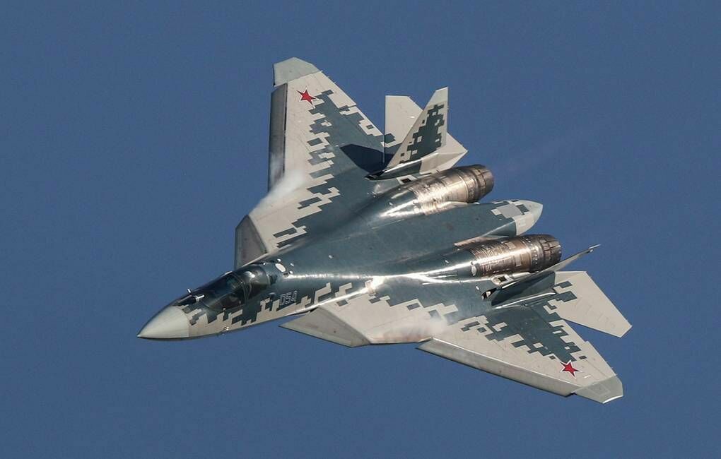 СМИ: на Украине замечены новейшие истребители Су-57